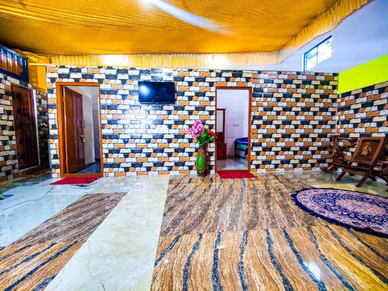 Sahara Family Homestay Mysore Extérieur photo